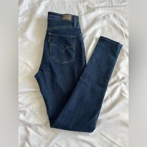 Levi’s High Rise Super Skinny Jeans - Size 27